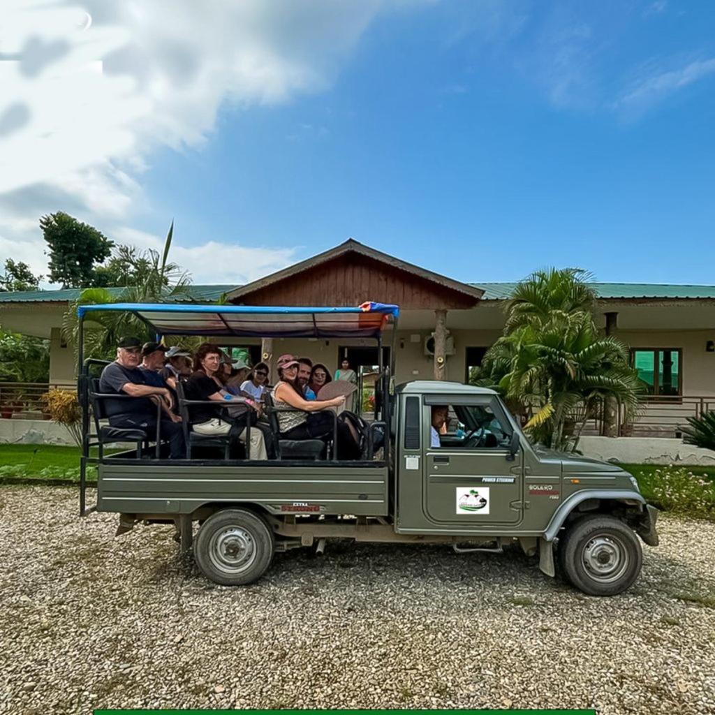 Hotel Greenland Safari Sauraha Exterior foto